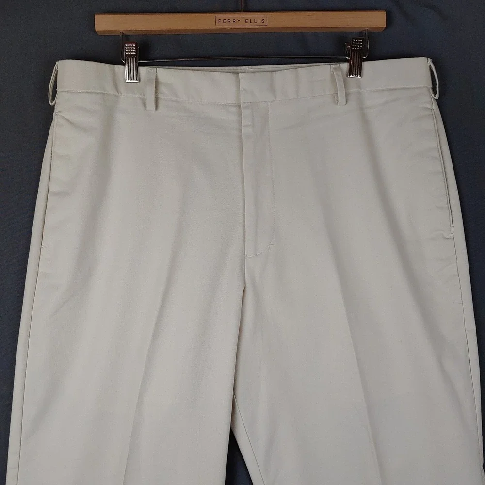 Dockers Pants‎ Mens 36x29 (Actual 37x27) Ivory Flat Front Relaxed Fit Golf Chino